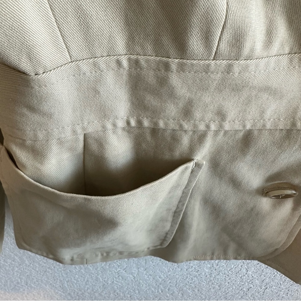Petite Sophisticate Tan Blazer with Pockets - Picture 6 of 9